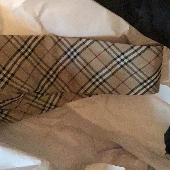 Burberry tie - Picture 1 of 1